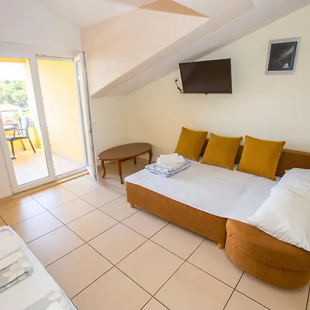 Monsena 4*
