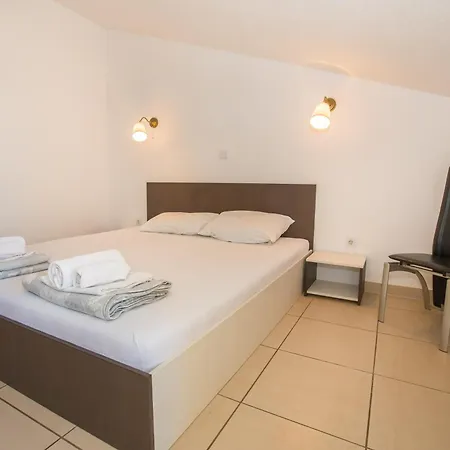 Monsena בית הארחה 4*