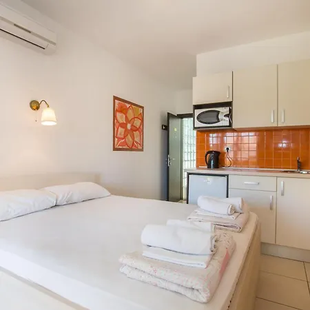 Monsena בית הארחה 4*